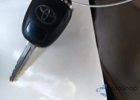 2014 Toyota Camry Xle z USA, uszkodzony, nr VIN 4T1BF1FK4EU862624